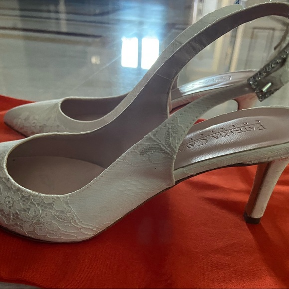 Women's White Lace Slingback Heels (new, never worn) - Picture 2 of 6